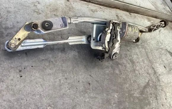 Volvo V70 Front wiper linkage and motor 9171901 404606 4200C