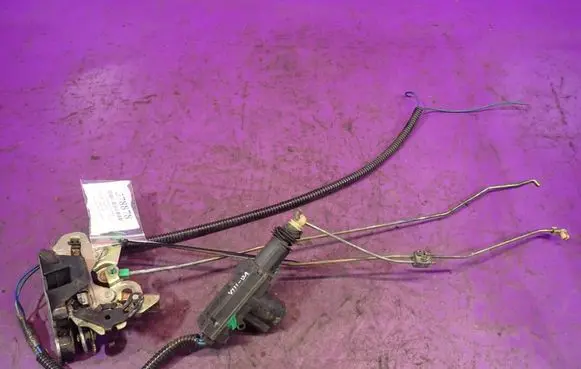 Suzuki Swift Cultus Rear door lock