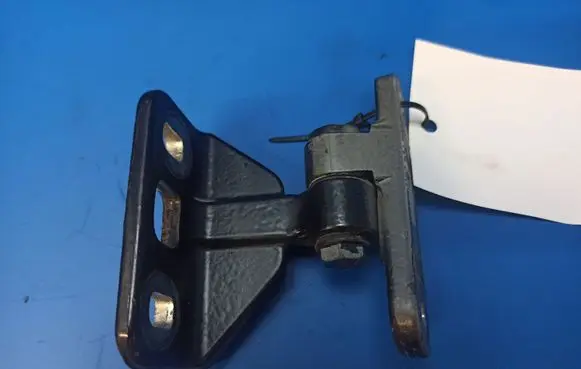 Mercedes-Benz E W211 Rear door upper hinge 040LI46