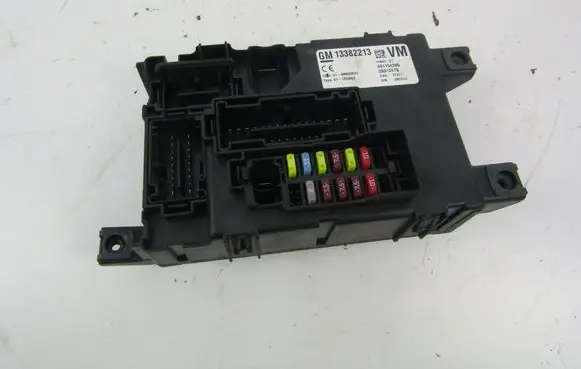 Opel Corsa D Fuse box set 13382213