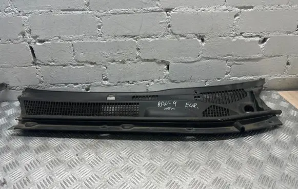 Toyota RAV 4 (XA20) Wiper trim 5570842110