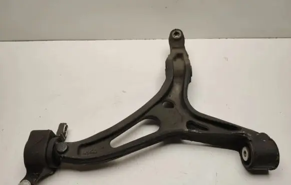 Mercedes-Benz ML W164 Front lower control arm/wishbone A1643302107
