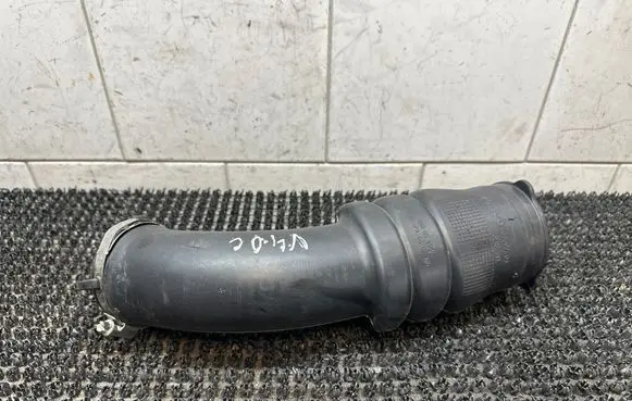 Volvo V40 Cross country Intercooler hose/pipe 08692401