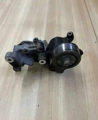 Toyota Land Cruiser (J120) Alternator belt tensioner 