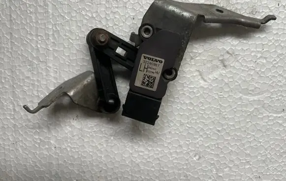 Rear air suspension level height sensor