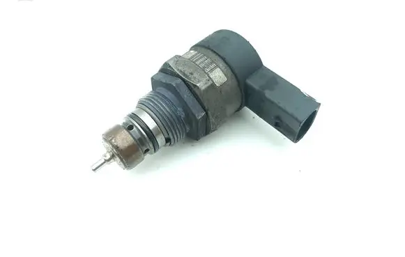 BMW 5 E60 E61 Fuel pressure regulator 0281002481