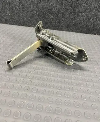 Mercedes-Benz S W126 Front door check strap stopper 