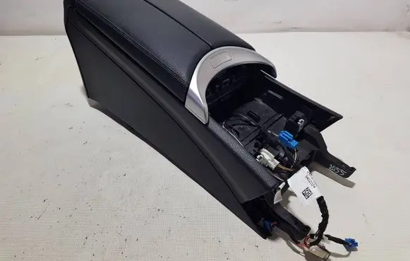 Mercedes-Benz C W205 Armrest TUNELVFFD205