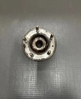 Opel Insignia B Front wheel hub