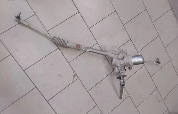 Suzuki Swift I Steering rack 63J8