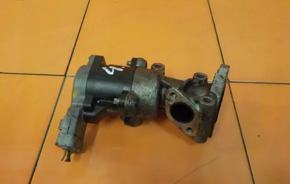 Jaguar XF X250 EGR thermostat 4R8Q9D475BC