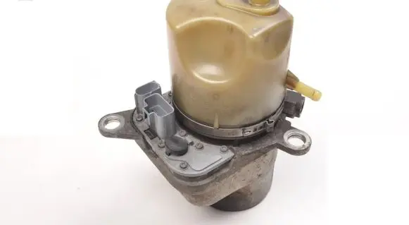 Volvo V50 Power steering pump 30748170