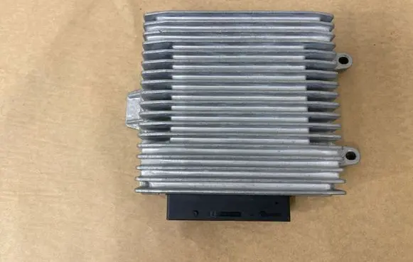 Audi TT TTS Mk2 Sound amplifier 8J0035223F 7607792083