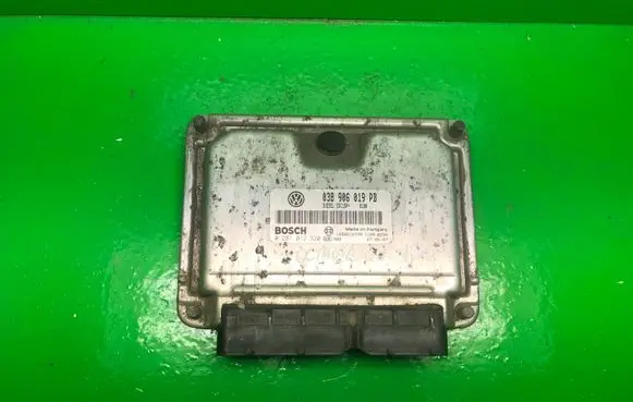 Skoda Octavia Mk1 (1U) Engine control unit/module ECU 038906019PB 0281012920