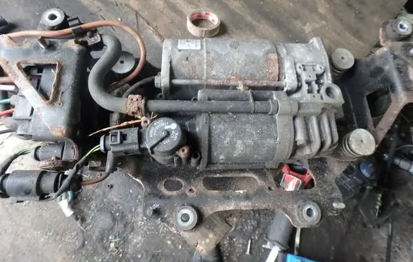 Audi A8 S8 D4 4H Air suspension compressor/pump 4430201871