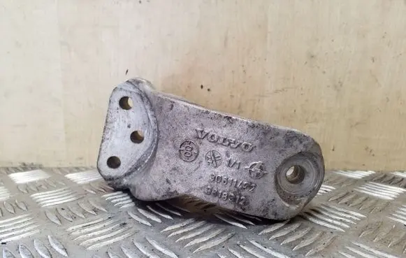 Volvo S40, V40 Engine mounting bracket 30611472 3618312