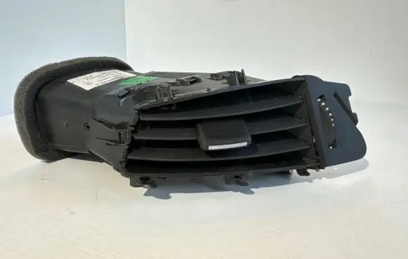 Opel Astra J Dash center air vent grill 13300574 20130311