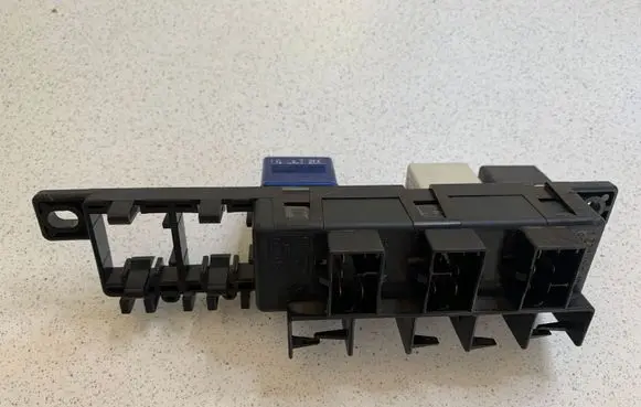 Volkswagen PASSAT B5.5 Fuse box set 8L0941822A