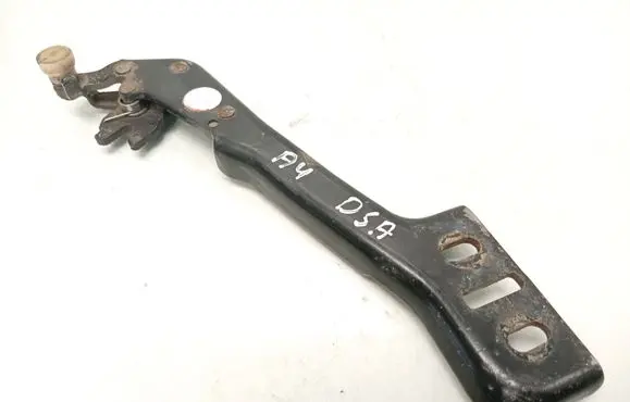 Toyota Auris E180 Sliding door lower roller guide/hinge BK21V25000AE