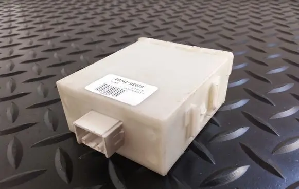 Toyota Avensis T250 Door central lock control unit/module 8974105070 73668012