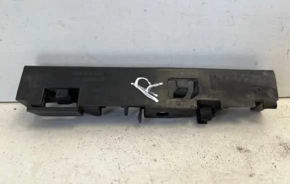 Audi A6 S6 C7 4G Front bumper mounting bracket 4G0853922B