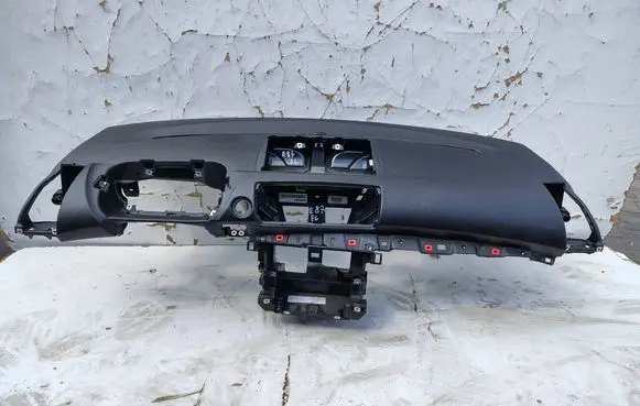 BMW 1 E81 E87 Dashboard 