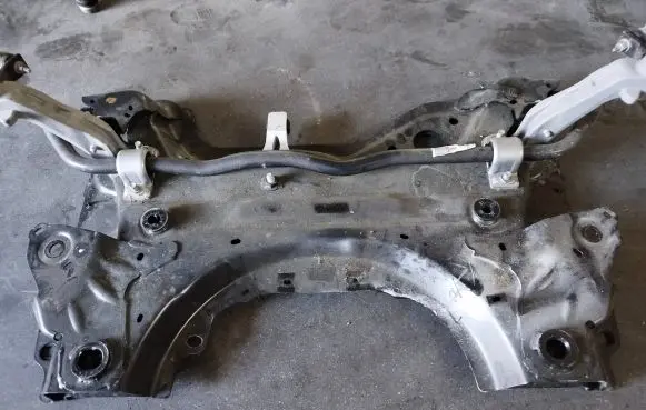 Peugeot 3008 II Front subframe 7CTG67
