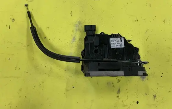 Fiat Ducato Front door lock 1393819080
