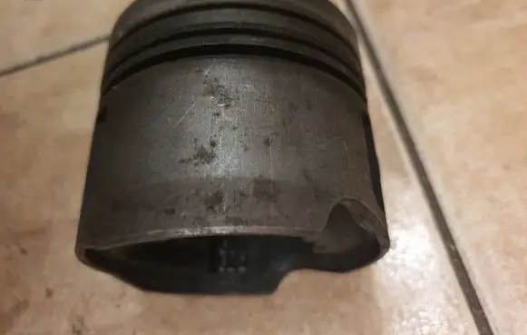 Audi 80 90 S2 B4 Piston 7948 H16E 028N