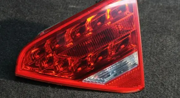 Audi A5 8T 8F Tailgate rear/tail lights 8T0945094A