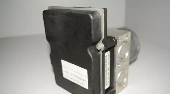 BMW 5 E60 E61 ABS Pump 6775730
