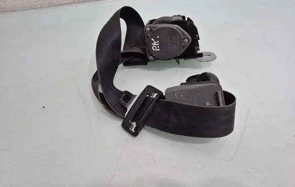 Chrysler Voyager Front seatbelt P1CS531D5AA