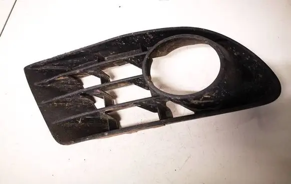 Volkswagen Golf Plus Front bumper lower grill 5M0853665C