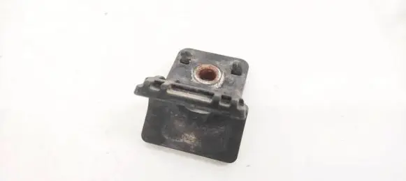 Opel Astra J Radiator mount bracket 13250316