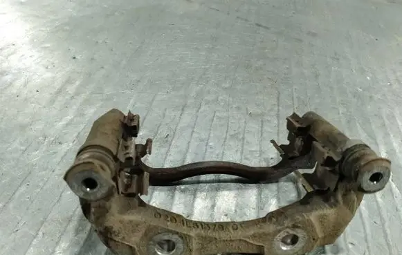 Peugeot 208 II Front Brake Caliper Pad/Carrier 