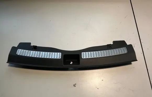 Opel Insignia B Tailgate/boot lid lock trim 39009999 13487498