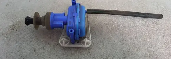 Audi 80 90 S2 B4 Central locking vacuum pump 893862153D