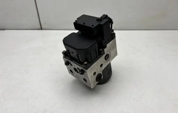 Audi A4 S4 B5 8D ABS Pump 8E0614111AB 0265216559 0273004281