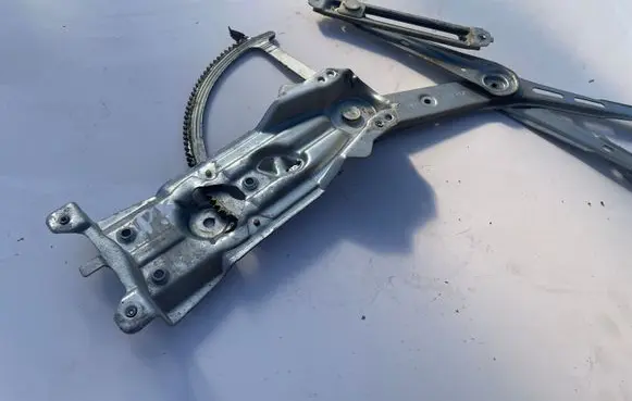 Opel Astra G Front window lifting mechanism without motor 90521875