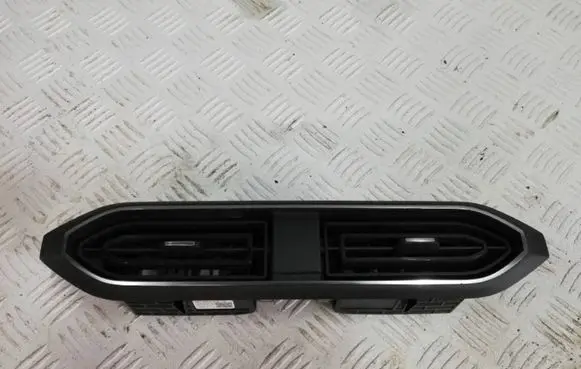 Dacia Sandero Dash center air vent grill 687509018R 03052021 5180433100