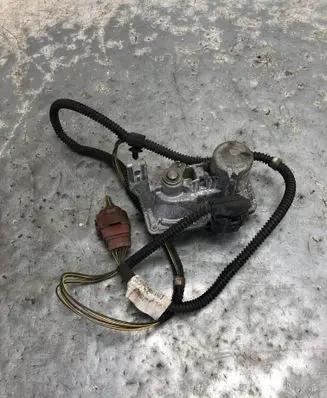 Volkswagen Touran III Throttle body valve 5Q0253691J
