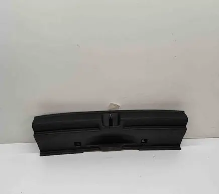 Trunk/boot sill cover protection
