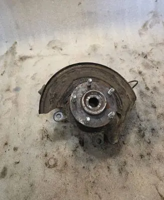Nissan Rogue Front wheel hub