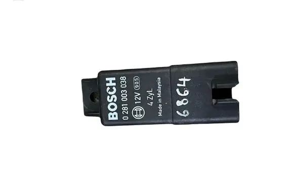 Volkswagen Golf IV Glow plug pre-heat relay 0281003038