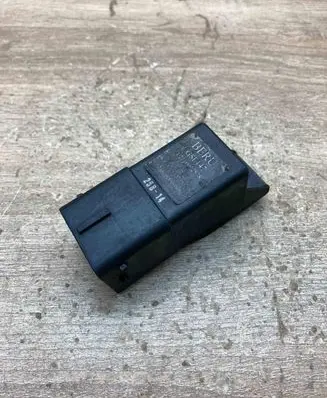 Volvo V50 Glow plug pre-heat relay E2110022578 GSE147