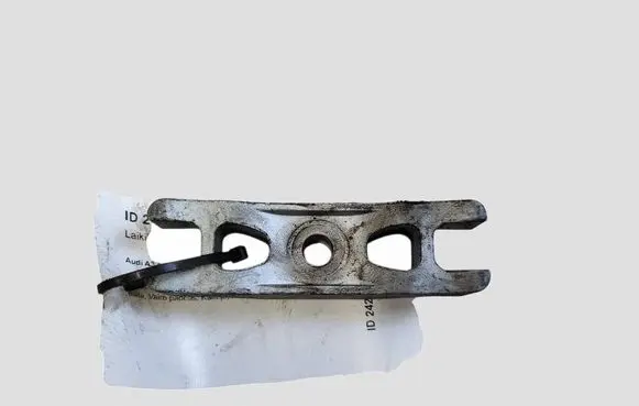 Audi A3 S3 8P Fuel Injector clamp holder 03L216
