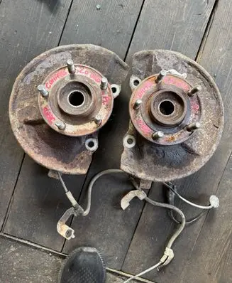 Jeep Compass Front wheel hub spindle knuckle 90876465