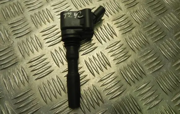 Audi Q2 - High voltage ignition coil 04E905110M VD15714
