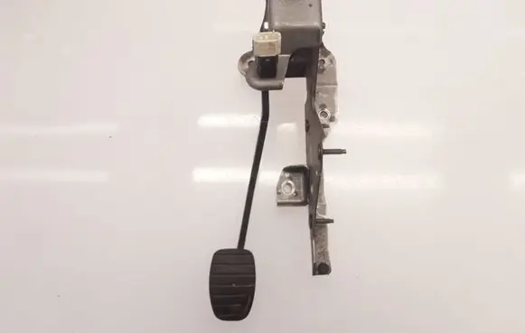 Renault Clio III Brake pedal 8200696862A 8200276361