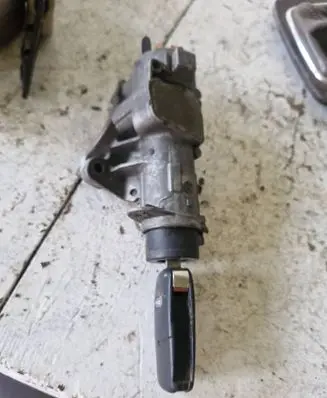 Audi A4 S4 B6 8E 8H Ignition lock 4B0905851C
